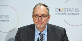 Georg Thiel, bis 2022 Präsident des Statistischen Bundesamtes | Bild: picture alliance / Caro | Ruffer