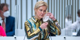 Manuela Schwesig am 7. Januar 2021 im Landtag Mecklenburg-Vorpommern | Bild: picture alliance/dpa/dpa-Zentralbild | Jens Büttner