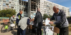 Wahllokal unter freiem Himmel in Mariupol, 24. September 2022 | Bild: picture alliance/dpa/TASS | Yegor Aleyev