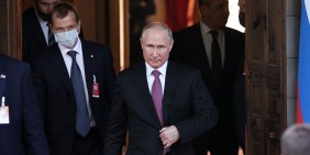 Wladimir Putin beim Gipfel mit Joe Biden am 16. Juni 2021 in Genf | Bild: picture alliance/dpa/TASS | Sergei Bobylev