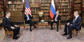 Genf, 16. Juni 2021: Joe Biden und Wladimir Putin mit ihren Außenministern Tony Blinken und Sergej Lawrow | Bild: picture alliance/dpa/POOL | Mikhail Metzel